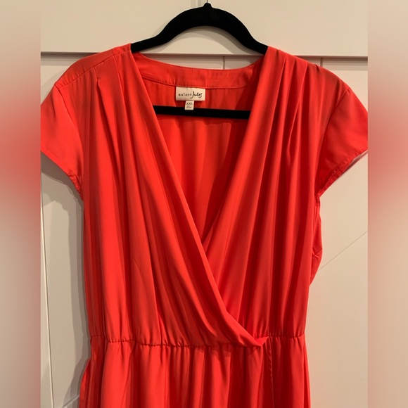 Madison Jules coral dress. - Picture 2 of 3